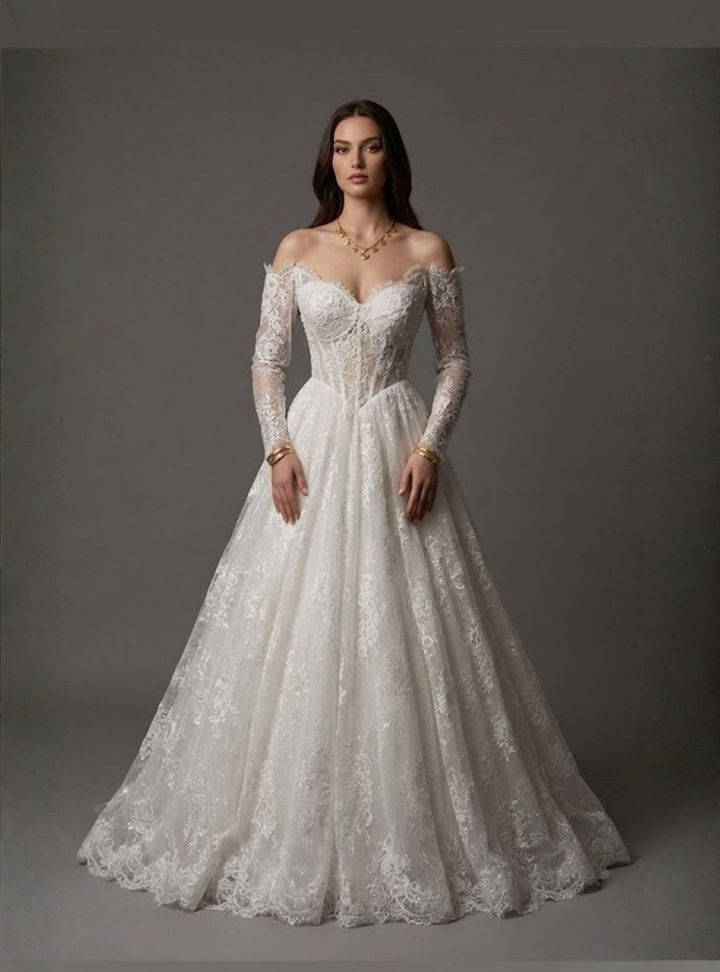 Uzun Kollu Bask Bel Gelinlik