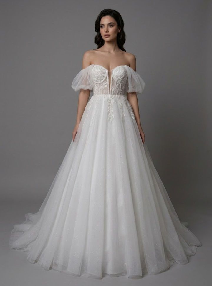 Düşük Balon Kollu Tül Gelinlik A Kesim Düşük Omuz Göğüs Dekolteli Gelinlik