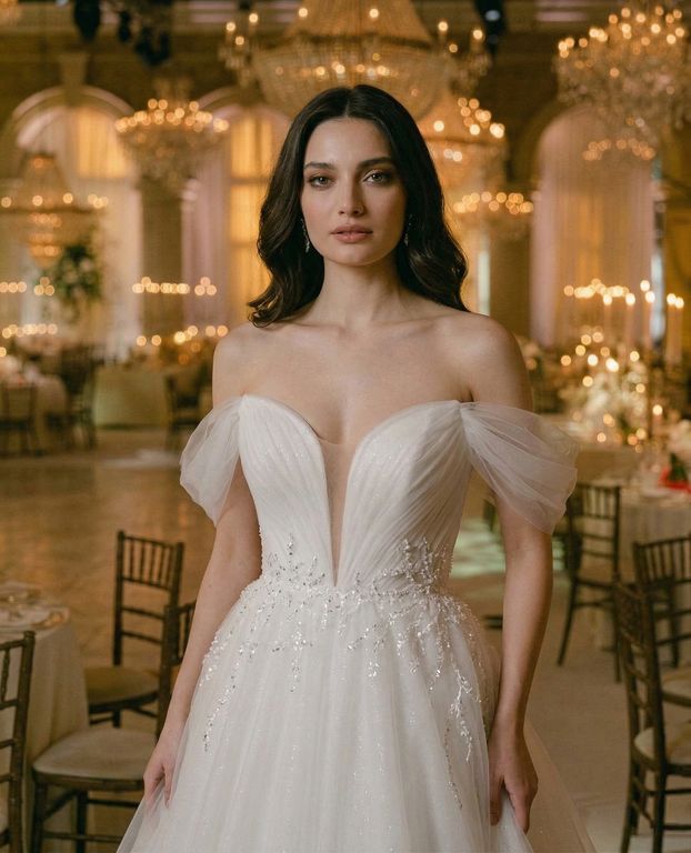 LMEBŞK-336-25 A Kesim Düşük Omuz Göğüs Dekolteli Gelinlik 3