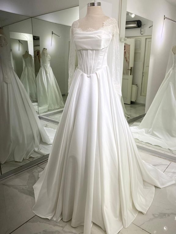 LMEBŞK-2000-25 A Kesim Helen Kayık Yaka Gelinlik 4