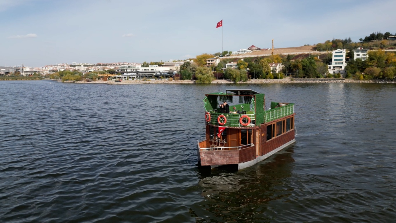 Teknede Evlenme Teklifi