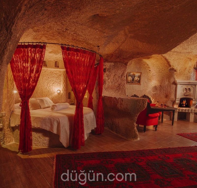 Holiday Cave Hotel