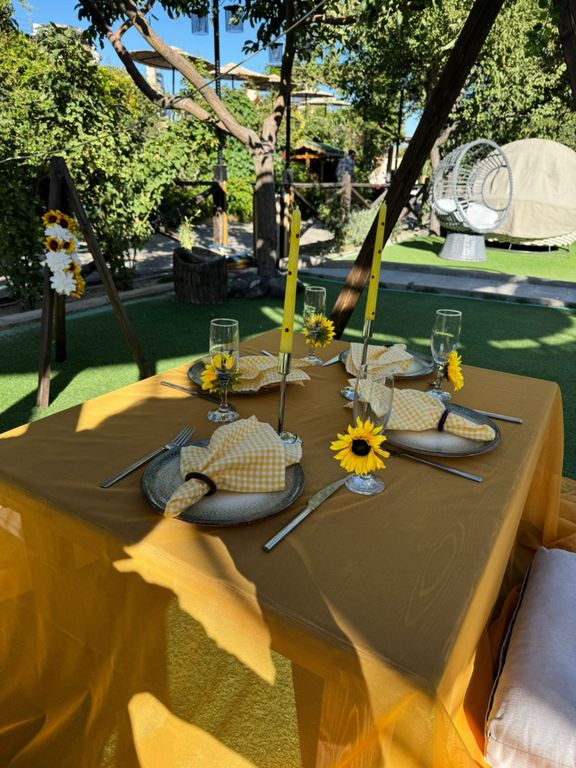 Holiday Cave Hotel