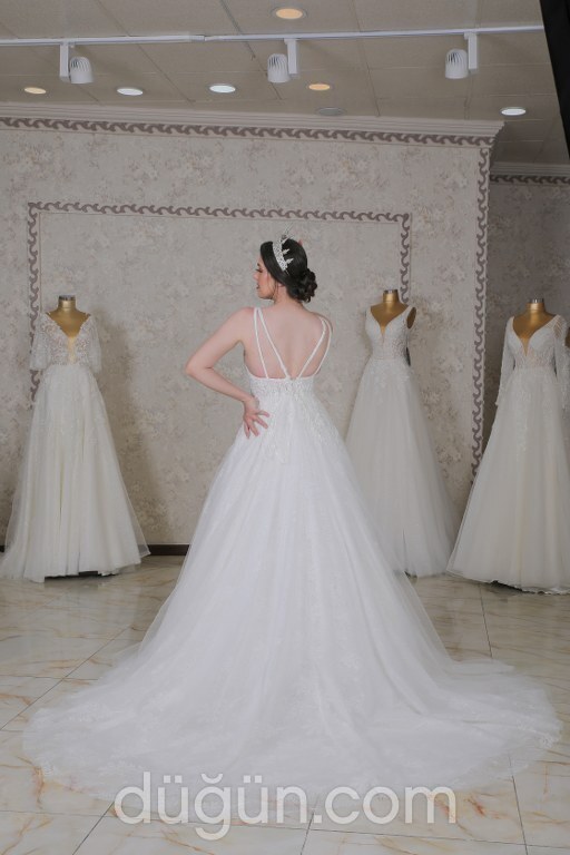 ARW 16 A Kesim Sırt Dekolteli V Yaka Gelinlik 1