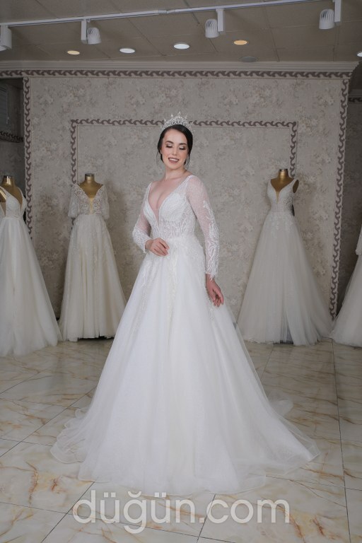 ARW 17 A Kesim Sırt Dekolteli V Yaka Gelinlik 1