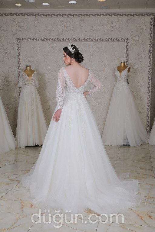 ARW 17 A Kesim Sırt Dekolteli V Yaka Gelinlik 3