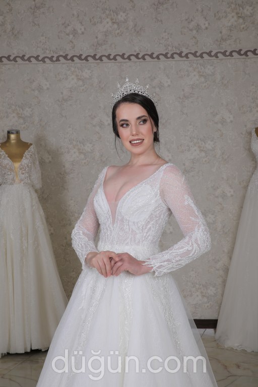 ARW 17 A Kesim Sırt Dekolteli V Yaka Gelinlik 2