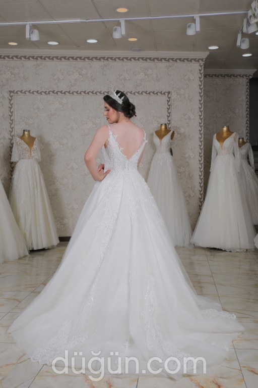 ARW 15 A Kesim Sırt Dekolteli V Yaka Gelinlik 1