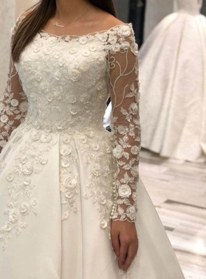 1049 A Kesim Kayık Yaka Modern Gelinlik