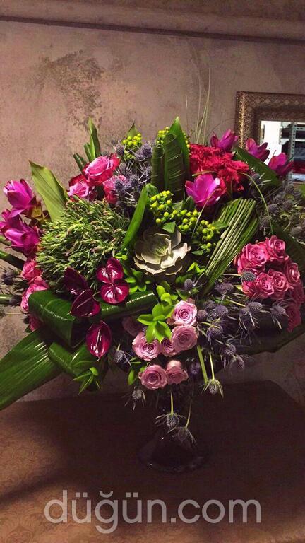 Cielo Flowers & Chocolate