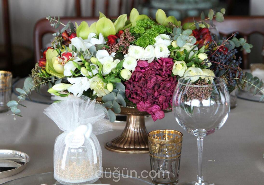 Cielo Flowers & Chocolate