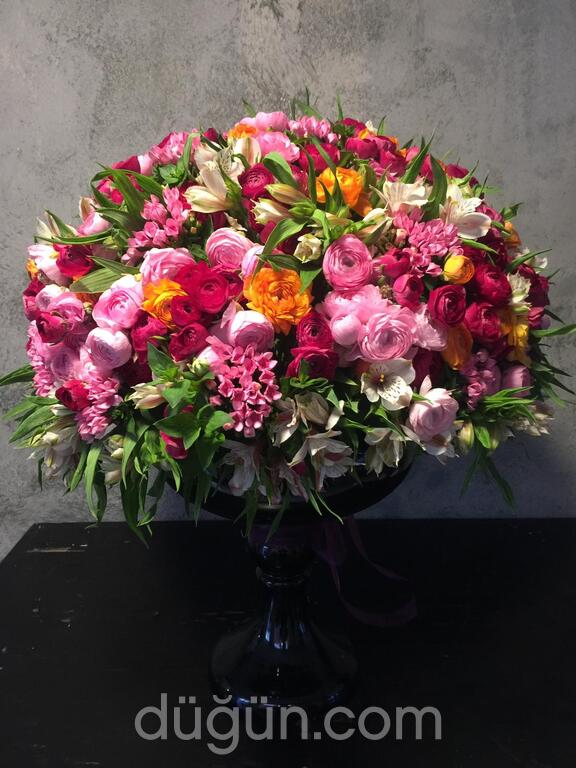 Cielo Flowers & Chocolate