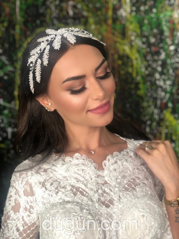 Eren Yılmaz Kuaför Ve Güzellik Merkezi