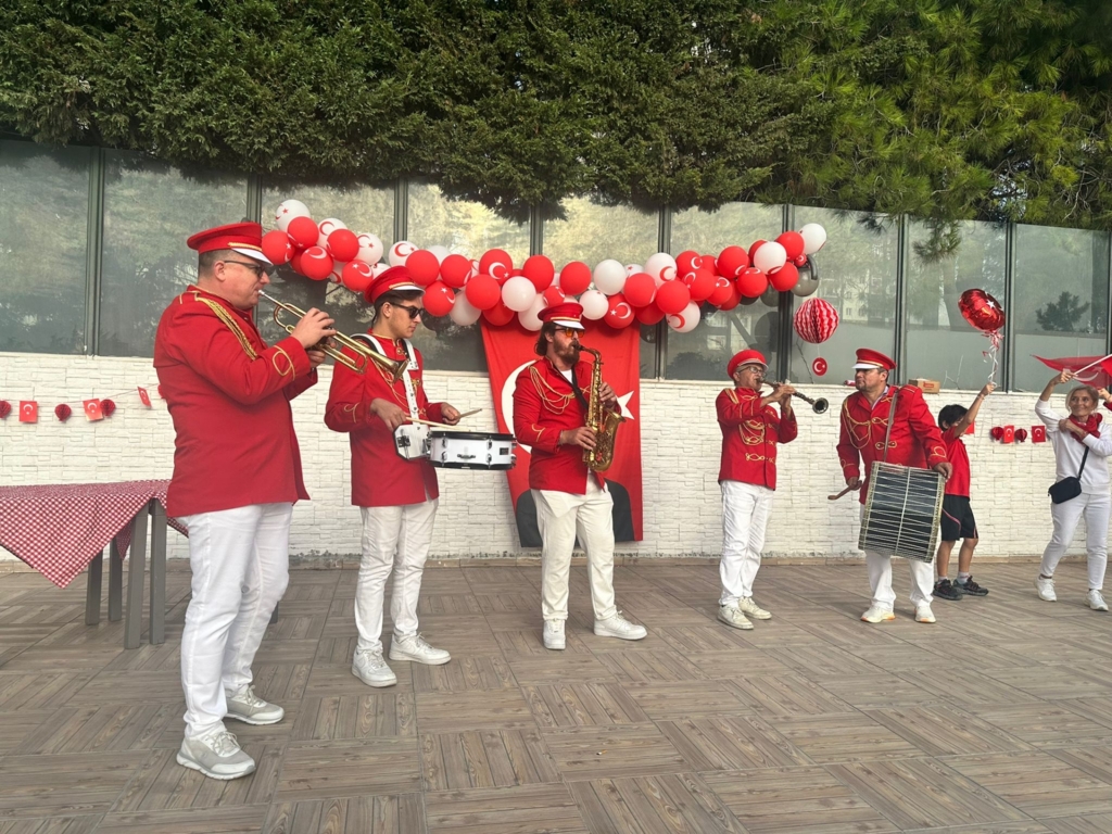 Bando Remifa, Trio, Orkestra, Fasıl