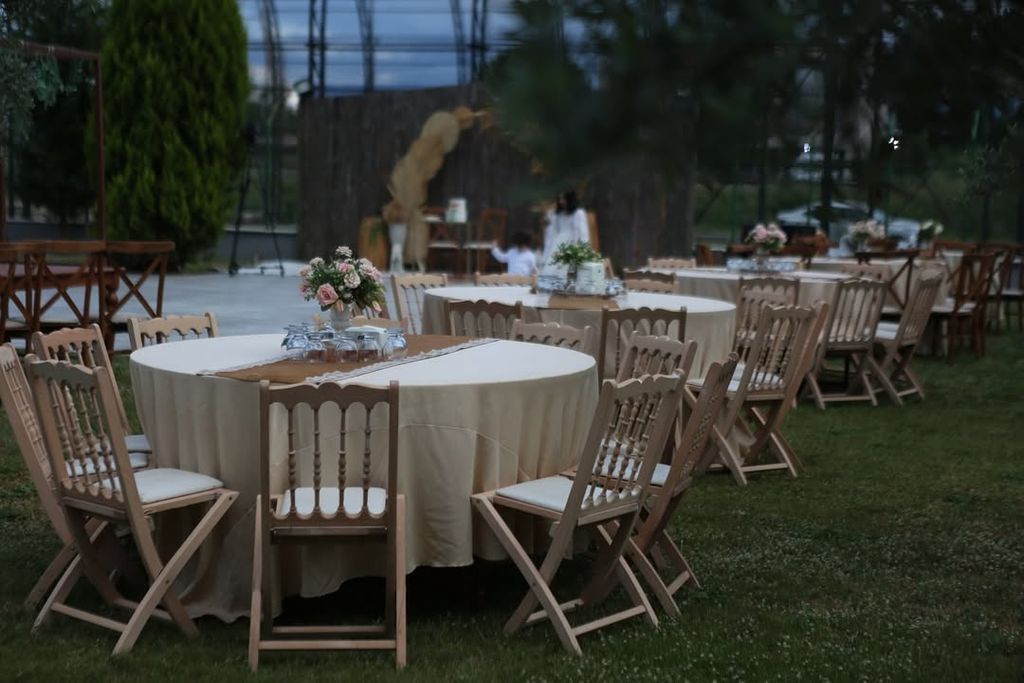 Bir Gün Kır Bahçesi