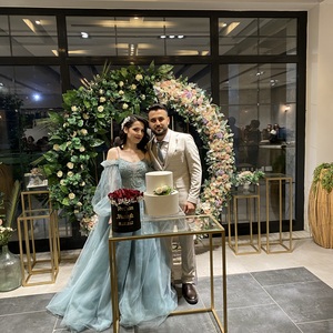 Bir Gün Kır Bahçesi