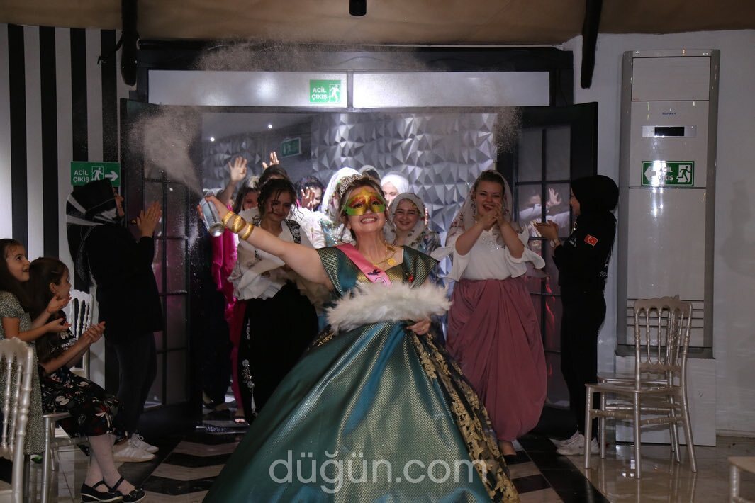 Larissa Kına ve Davet Salonu