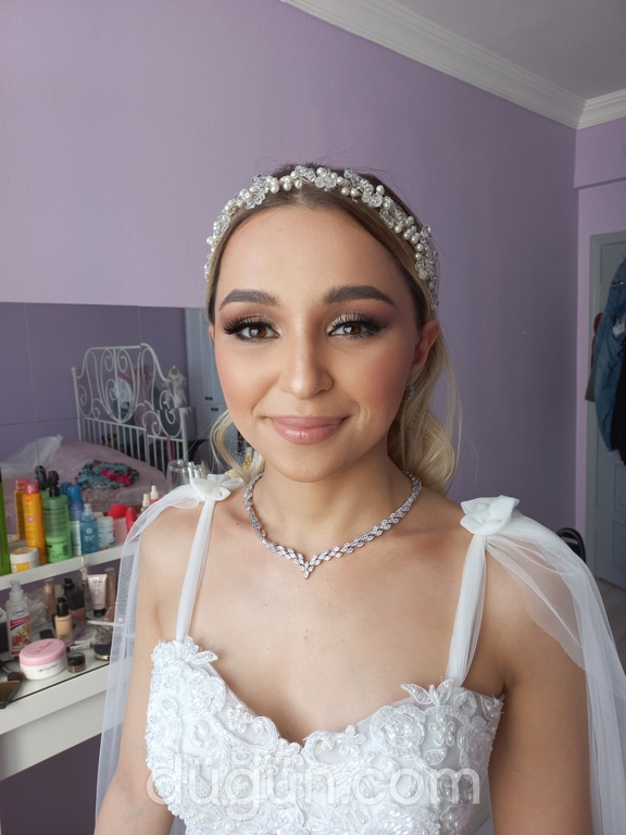 Çiğdem Yangın Hair-Makeup Artist