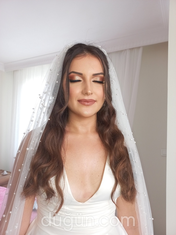 Çiğdem Yangın Hair-Makeup Artist