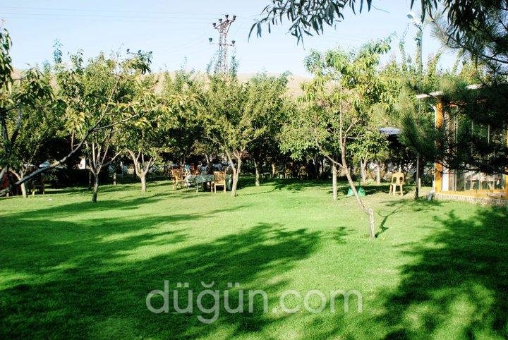 Özgür Bahçe Restaurant