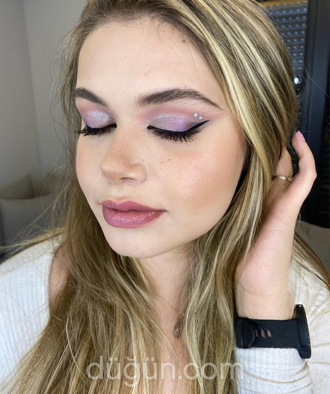 Funda Akyıl Make Up