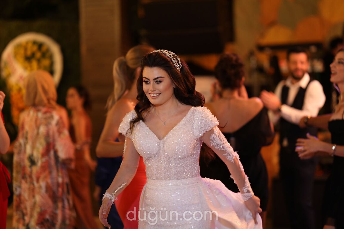 Esmin Sposa