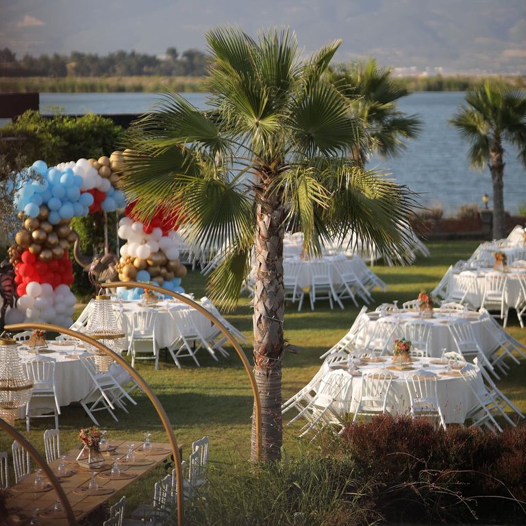 Lake Peri'ss Luxury