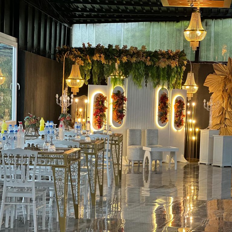 Lake Peri'ss Luxury