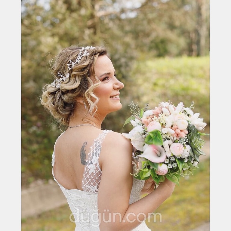 Look Up Hair & Make Up