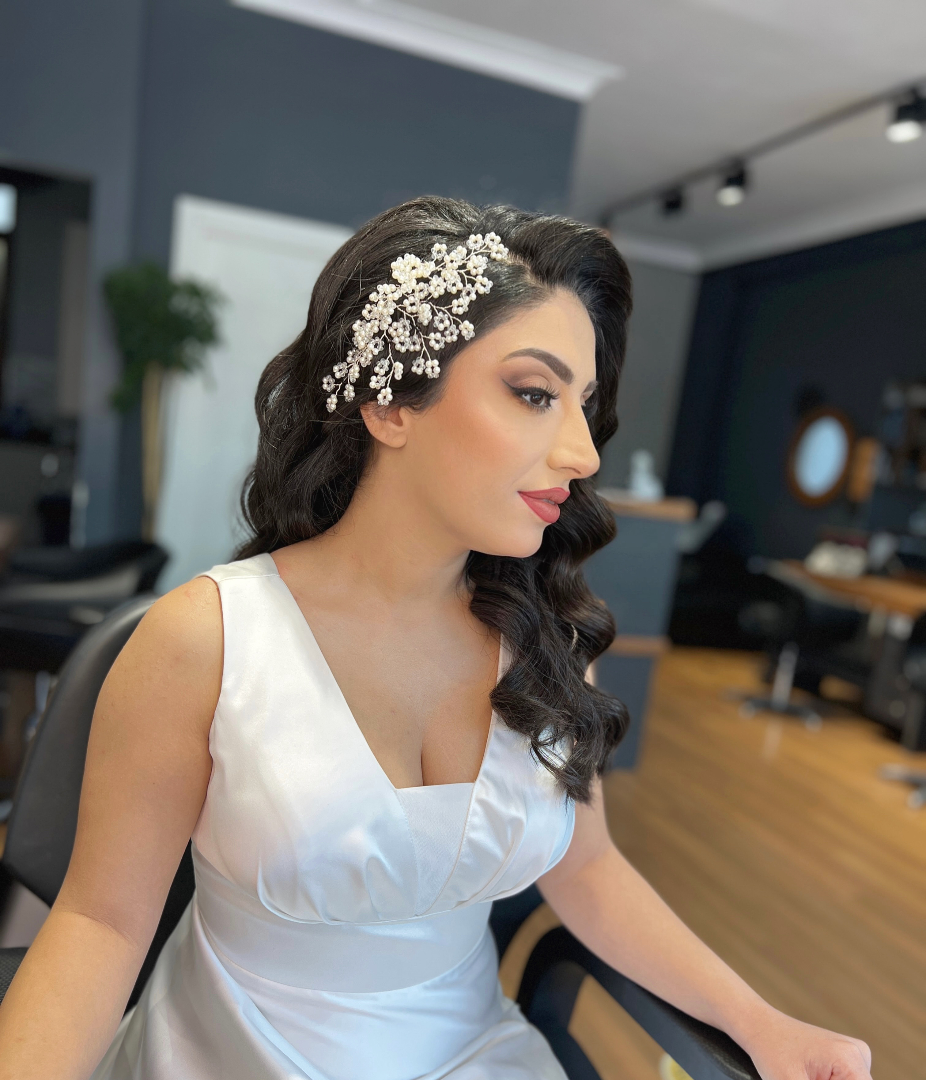 Look Up Hair & Make Up