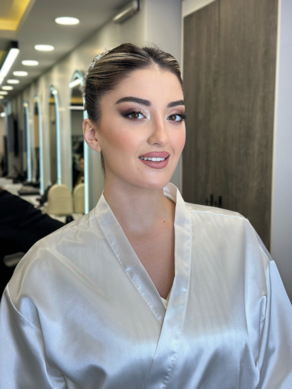 Look Up Hair & Make Up