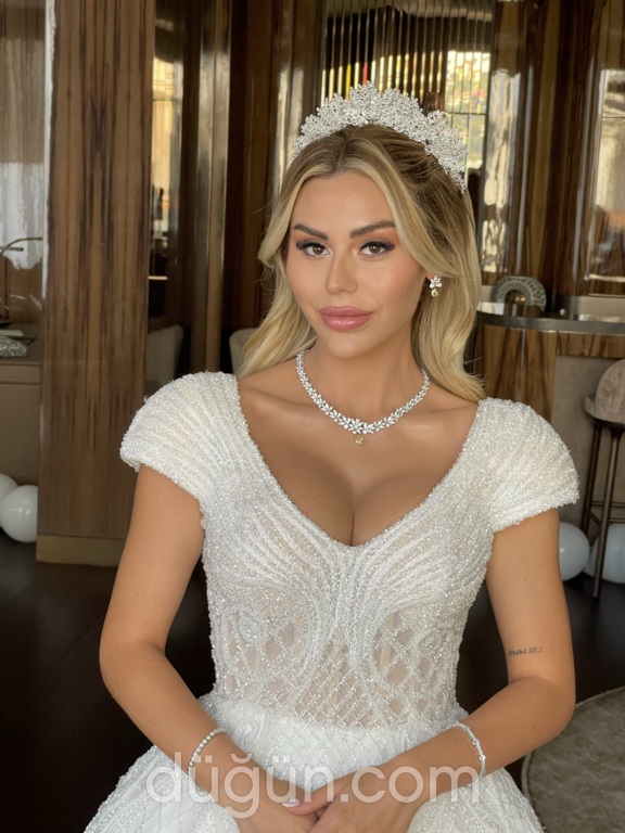 Batuhan Gelişli Shina Beauty