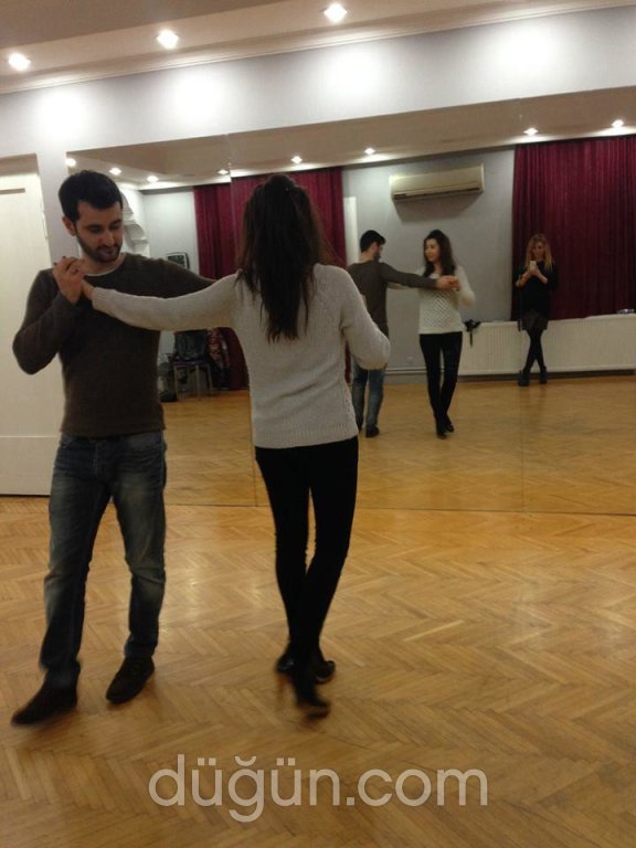 Sueno Dans Akademi