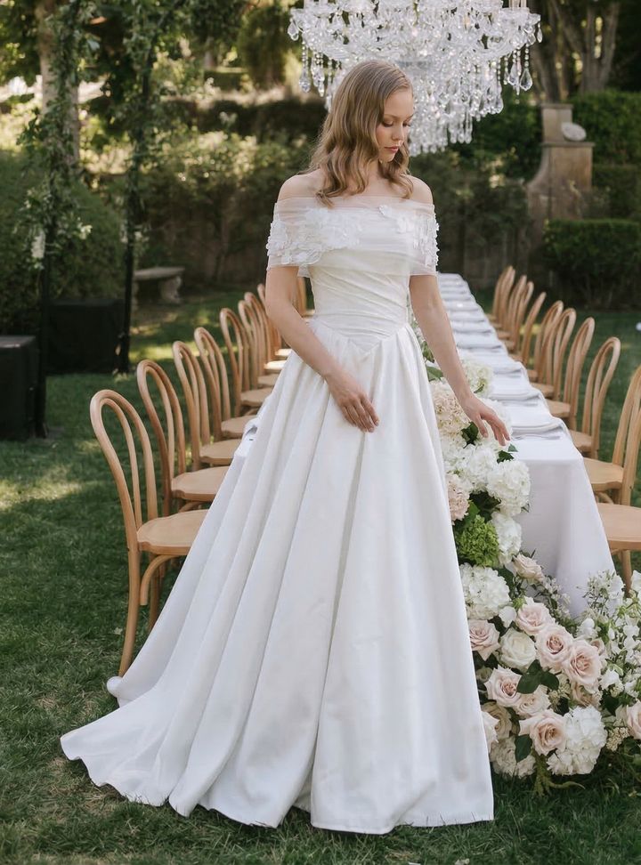 MA-10-25 A Kesim Düşük Omuz Romantik Gelinlik