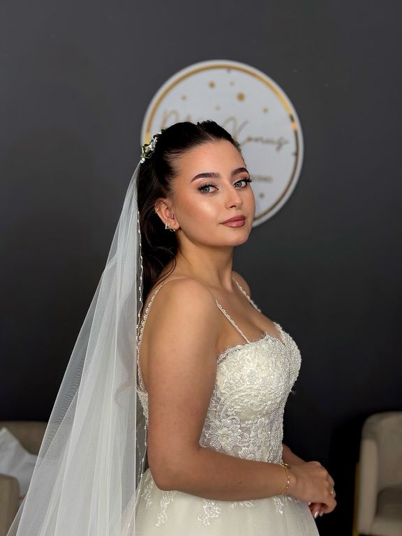 Dilan Konuş Bridal Hair & Make up Studio