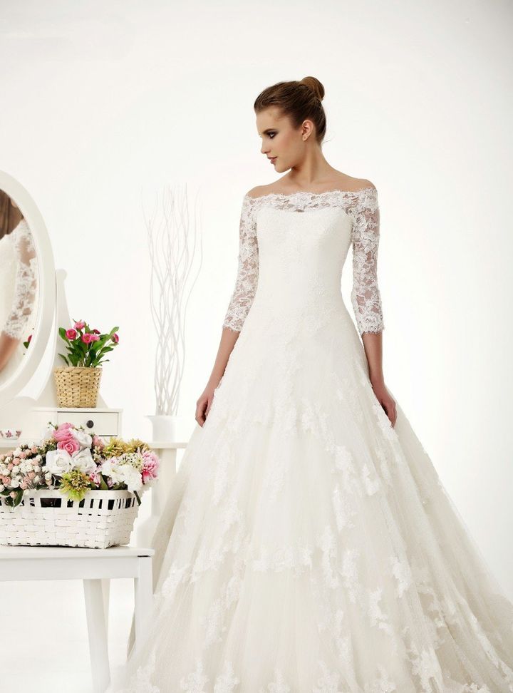 F.142  A Kesim Düşük Omuz Romantik Gelinlik