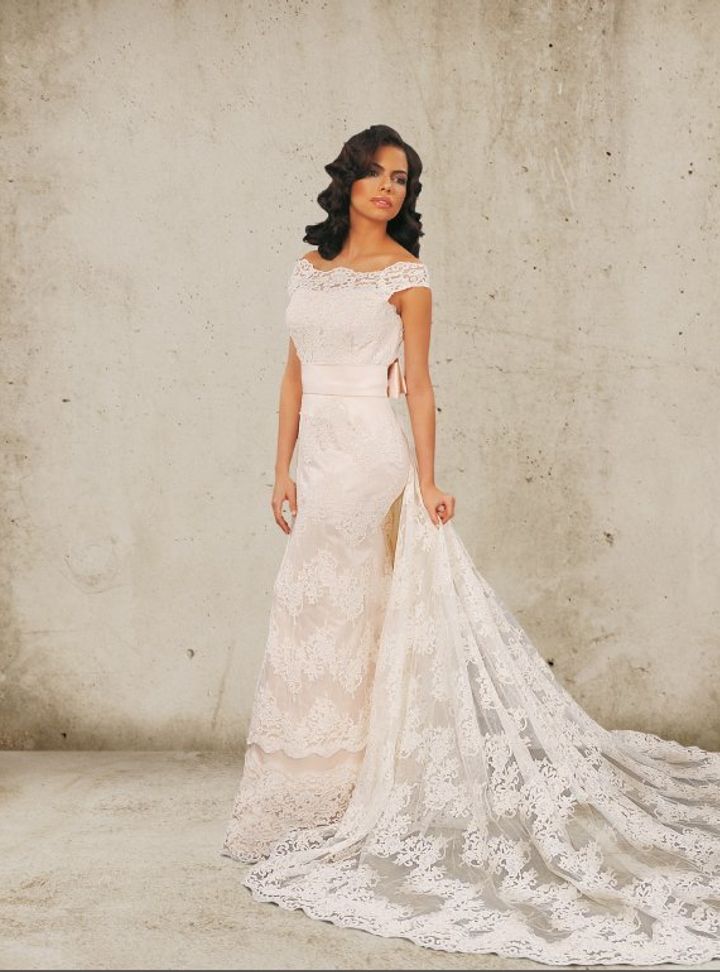 CG.KR.VLT  Balık Kesim Düşük Omuz Romantik Gelinlik