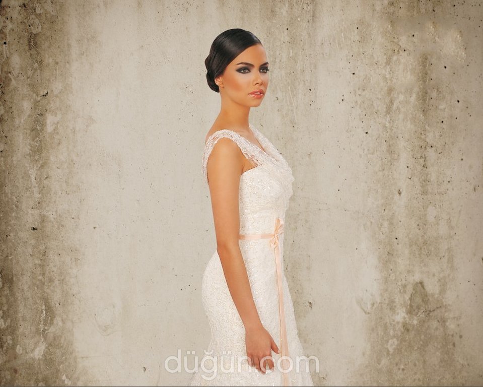 CG.KR.LND  Balık Kesim V Yaka Göğüs Dekolteli Gelinlik 1