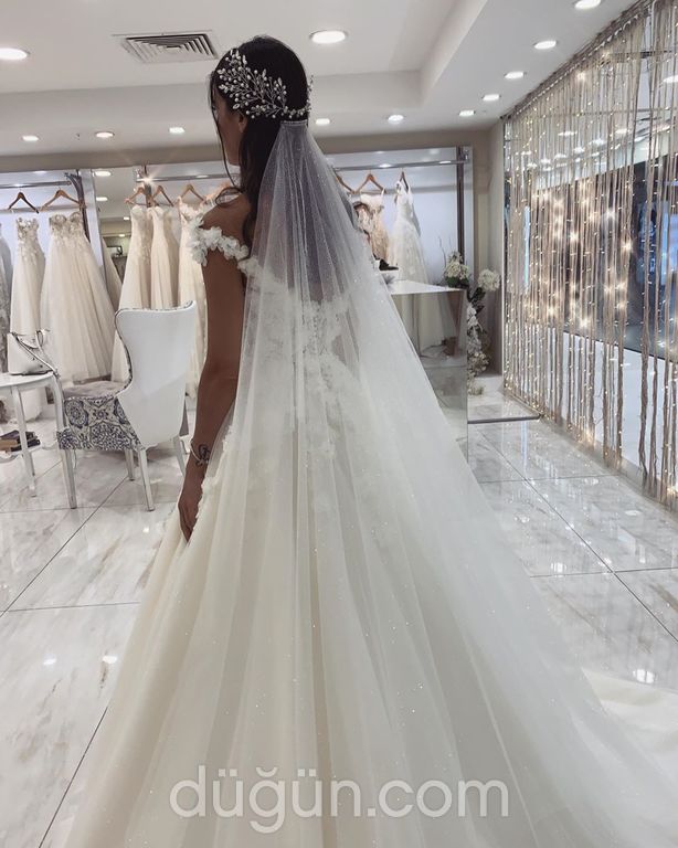 CGM 3 A Kesim Sırt Dekolteli Düşük Omuz Gelinlik 2