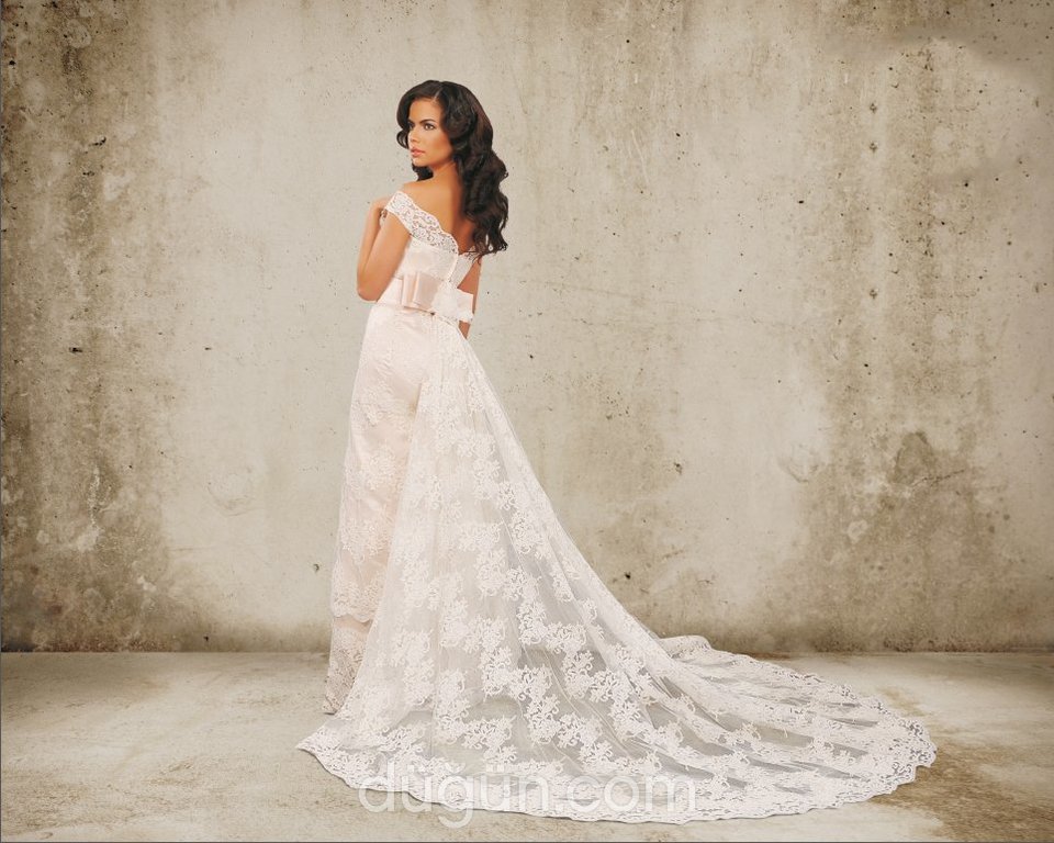 CG.KR.VLT  Balık Kesim Düşük Omuz Romantik Gelinlik 1