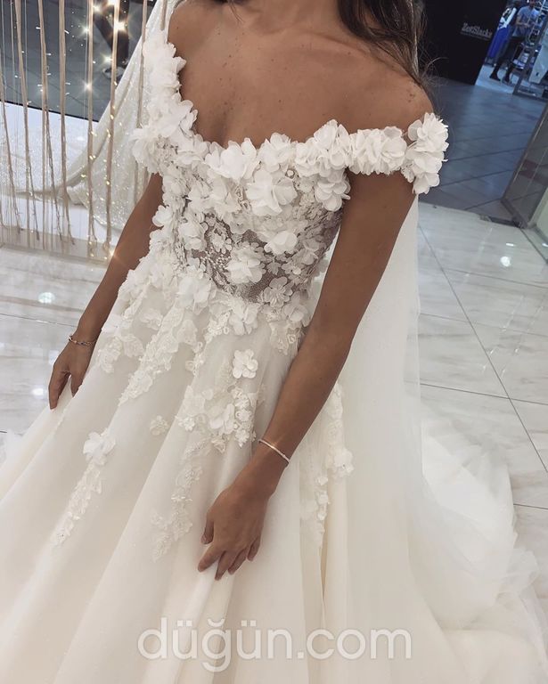 CGM 3 A Kesim Sırt Dekolteli Düşük Omuz Gelinlik 3