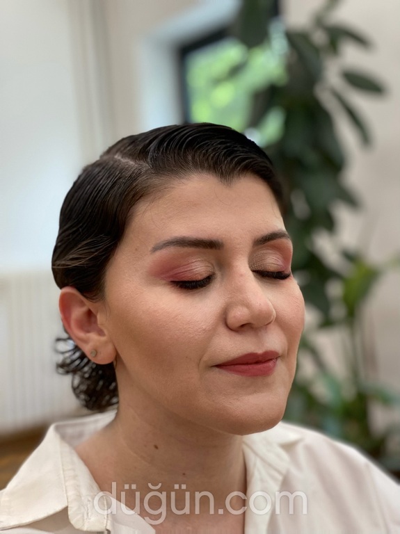 Büşra Can Make Up Artist