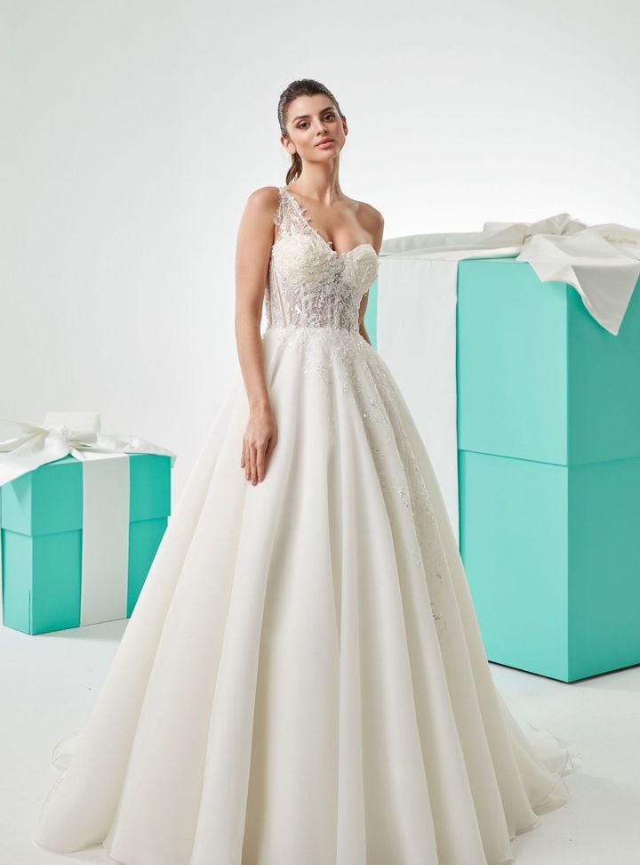 DB-64 A Kesim Helen Sırt Dekolteli Gelinlik