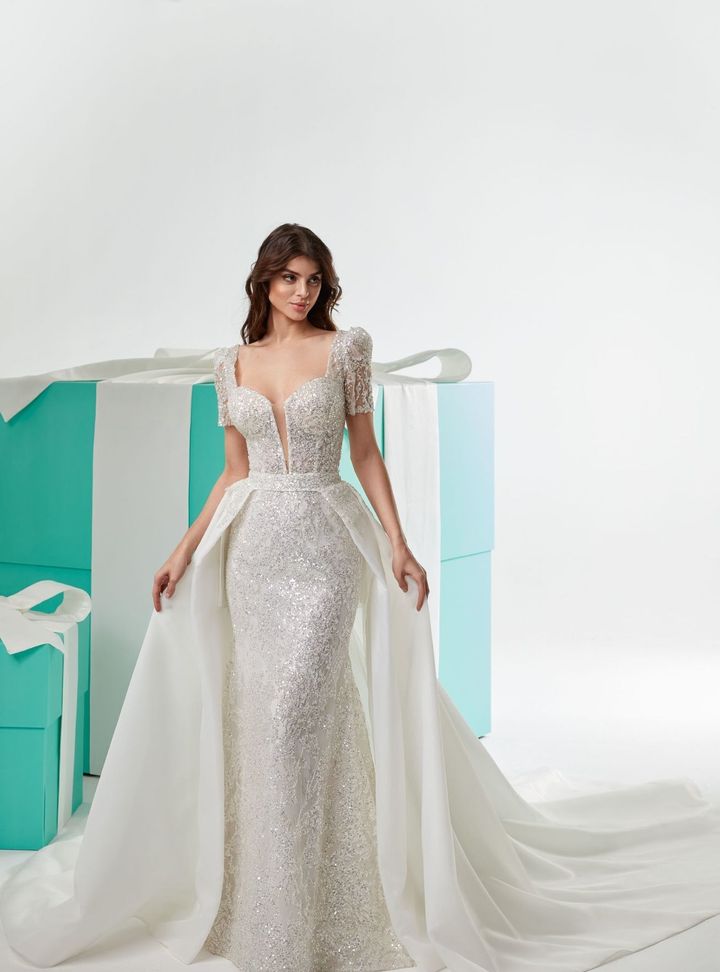 DB-69 Balık Kesim Bohem Sırt Dekolteli Gelinlik