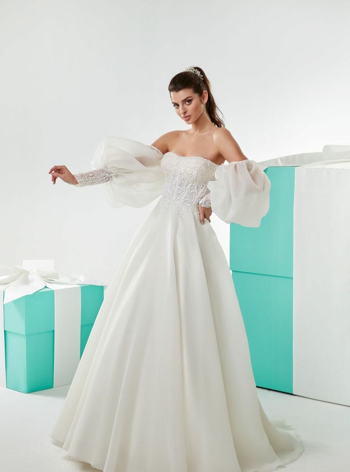 DB-82 A Kesim Helen Sırt Dekolteli Gelinlik