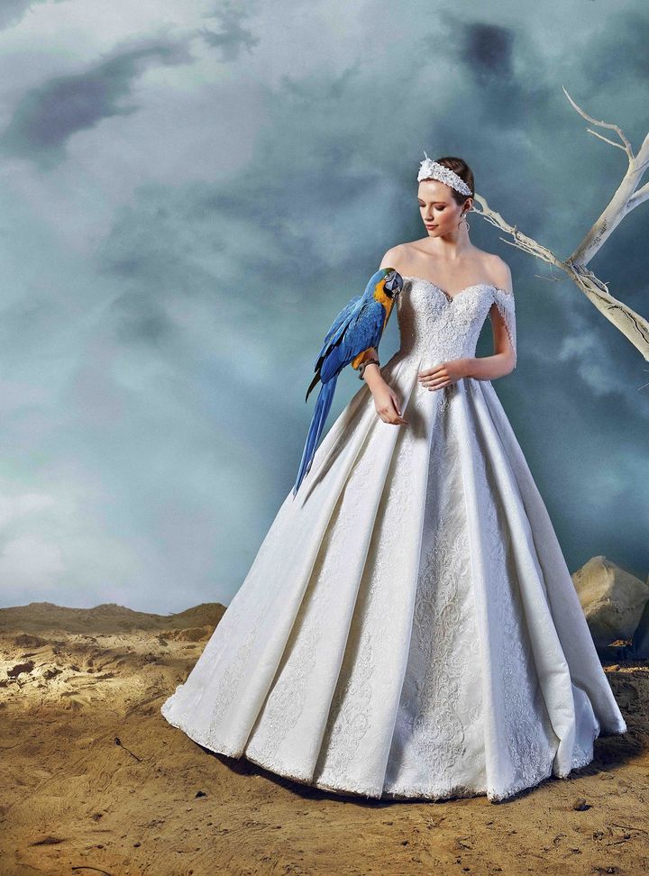 10GLST000582V01  Prenses Kesim Düşük Omuz Göğüs Dekolteli Gelinlik