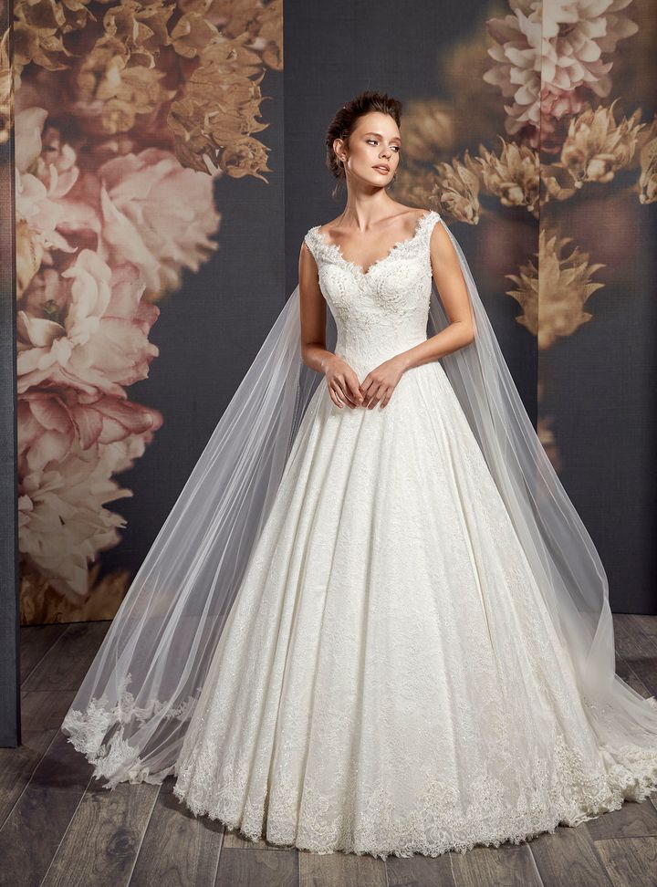 BS0425C  A Kesim Sırt Dekolteli V Yaka Gelinlik