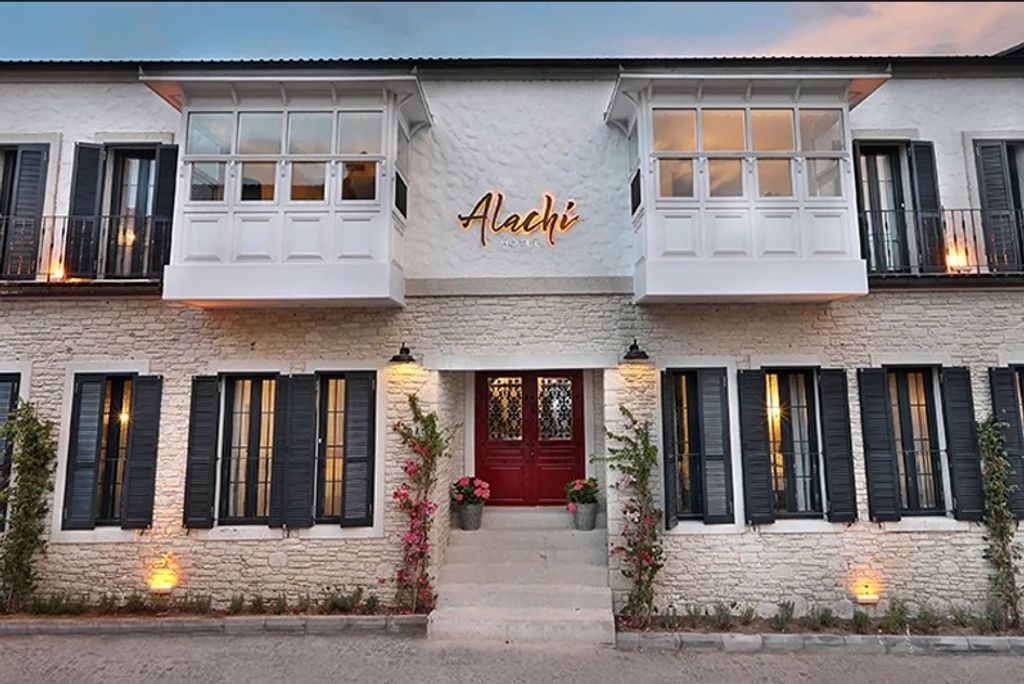 Alachi Hotel
