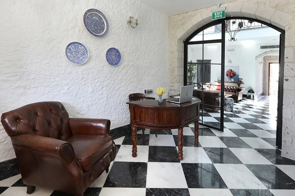 Alachi Hotel