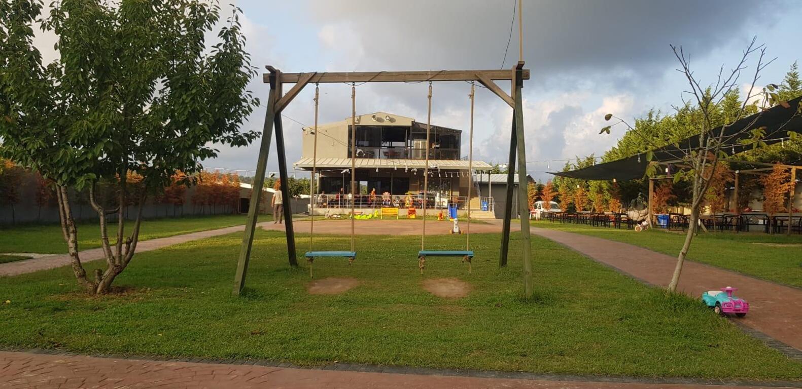 Violet Cafe & Restaurant